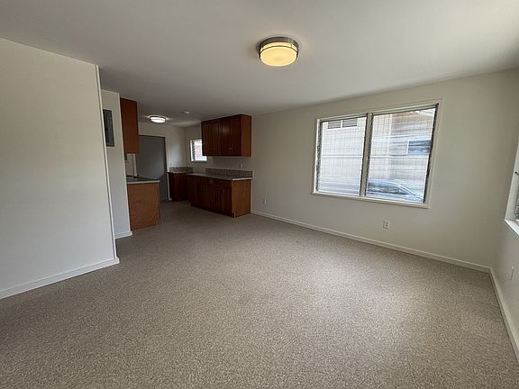 4th image of 1039 Wong Ln E