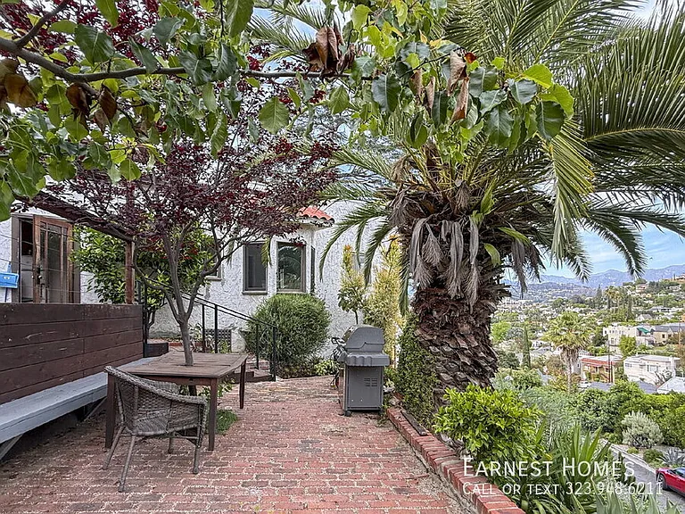 1401 Dartmouth Dr — Photo 47