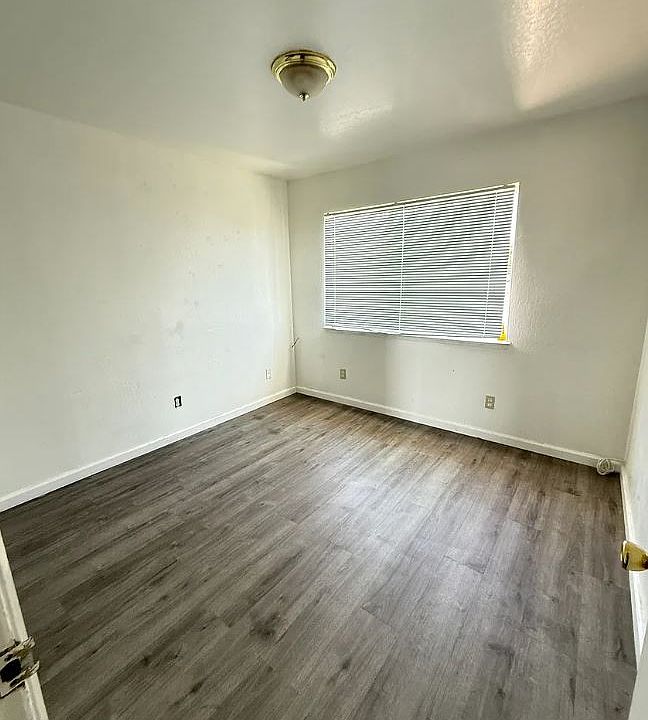 1st image of 941 S 45th St #2
