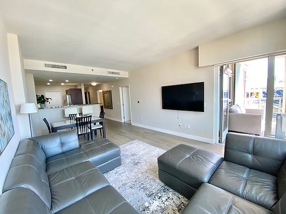 5th image of 427 9th Ave Unit 1104