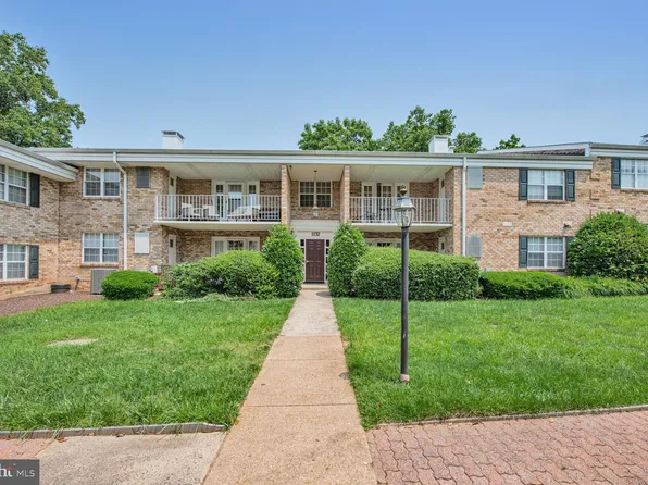 1132 S Washington St APT 203, Falls Church, VA 22046