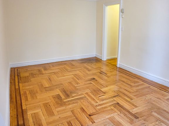 5th image of 3021 Holland Ave APT 41N