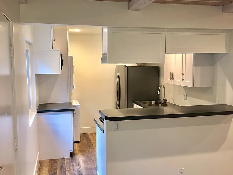 503 N Elena Ave — Photo 13