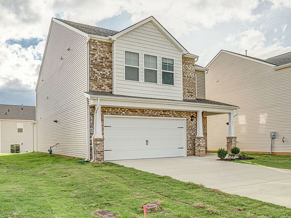 3rd image of 21 Garnet Ct
