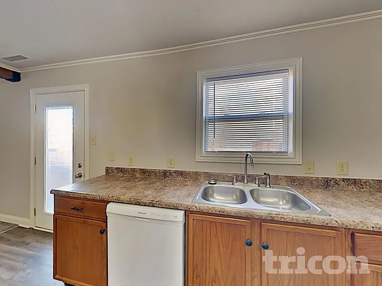 2609 Woodfield Blvd — Photo 7