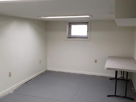 3rd image of 506 E Brandeis Ave