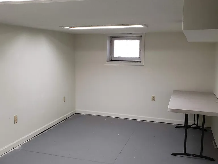 506 E Brandeis Ave — Photo 3