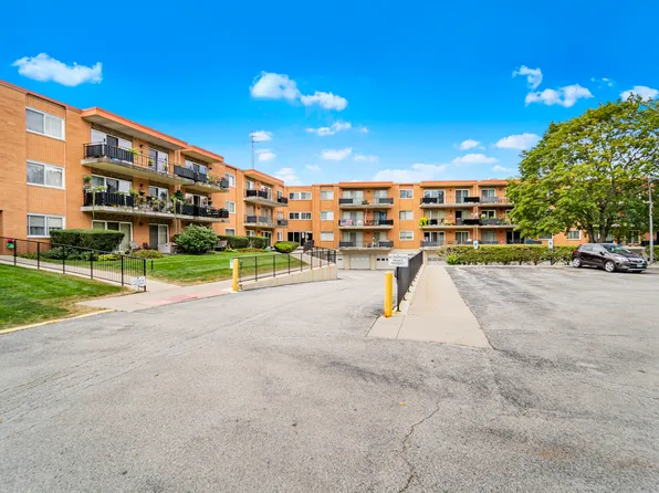 940 Holbrook Rd APT 28C, Homewood, IL 60430