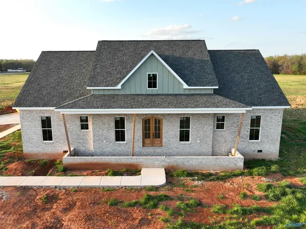 775 W Limestone Rd, Hazel Green, AL 35750