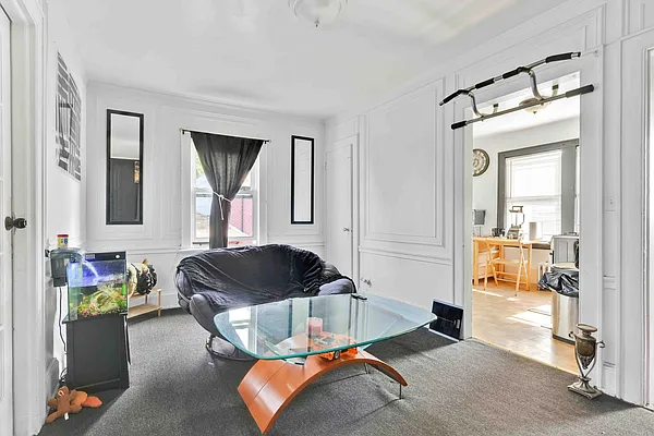 Living room, photo 1