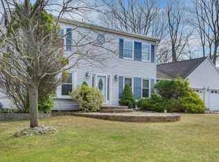 515 Shawnee Dr, Toms River, NJ 08753