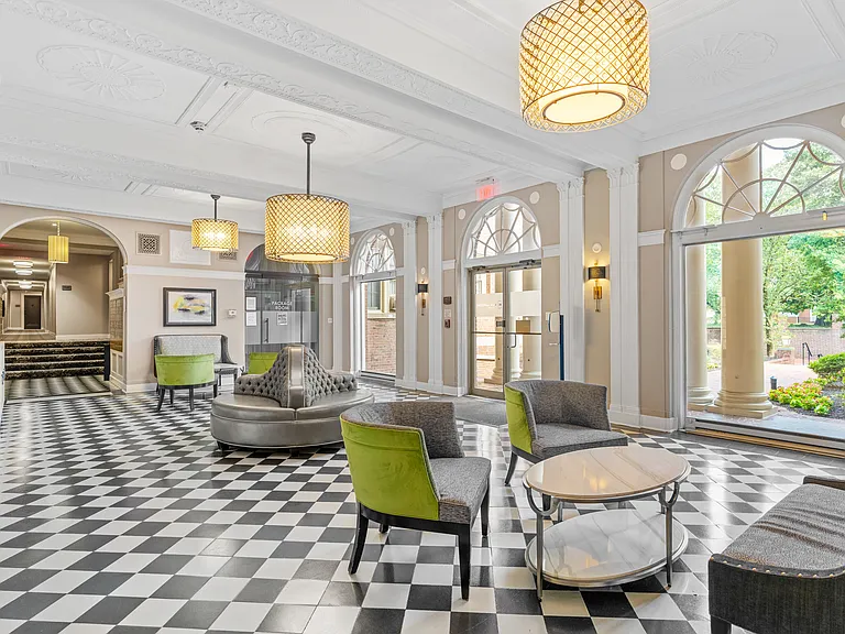 Lobby & seating area