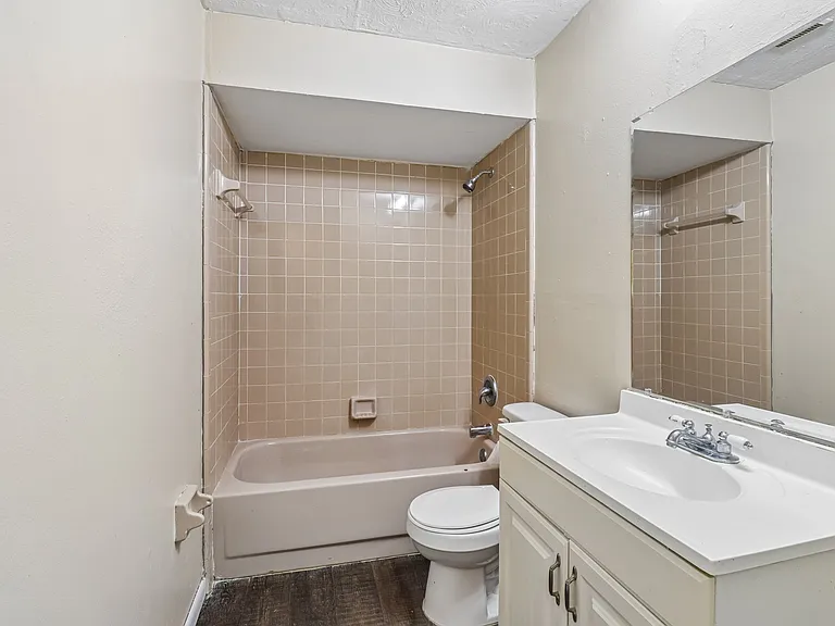 384 Cocoa Ct — Photo 9