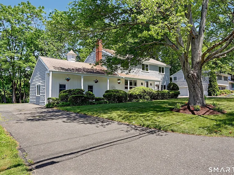 145 Casmir Dr — Photo 36
