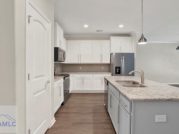 5th image of 57 Ainsdale Dr