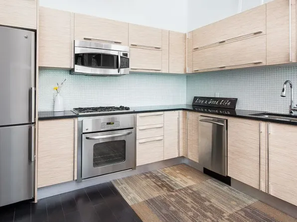 93 Herbert Street image 1 of 13