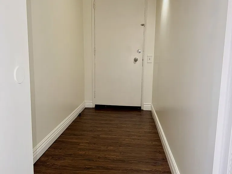 225 Queen St #14B — Photo 3