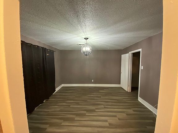 4th image of 2400 Beverly Dr