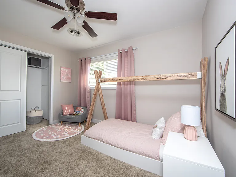 Crystal Lakes Apartments — Photo 14