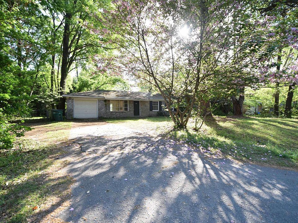 1st image of 2703 Riverside Ln