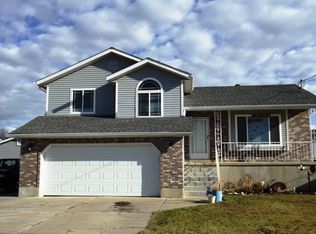 1372 N 3000 W, Clinton, UT 84015