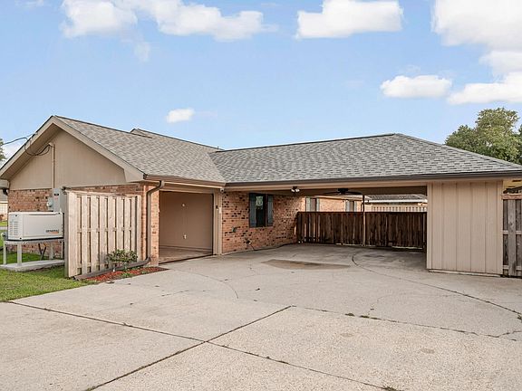 3rd image of 400 Lee Dr