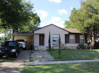 906 Ralph St, Grand Prairie, TX 75051