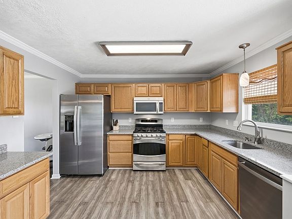 3rd image of 508 Blue Ridge Dr