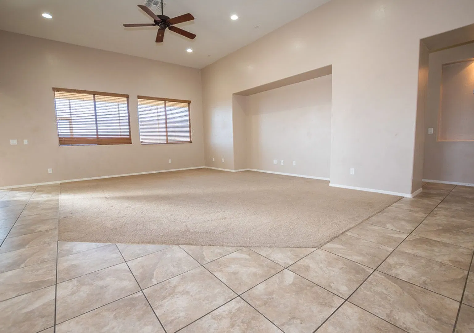 Beautiful Home with 4 Bedrooms, 2 Bath, 3 Car Garage, Central A/C — Photo 3
