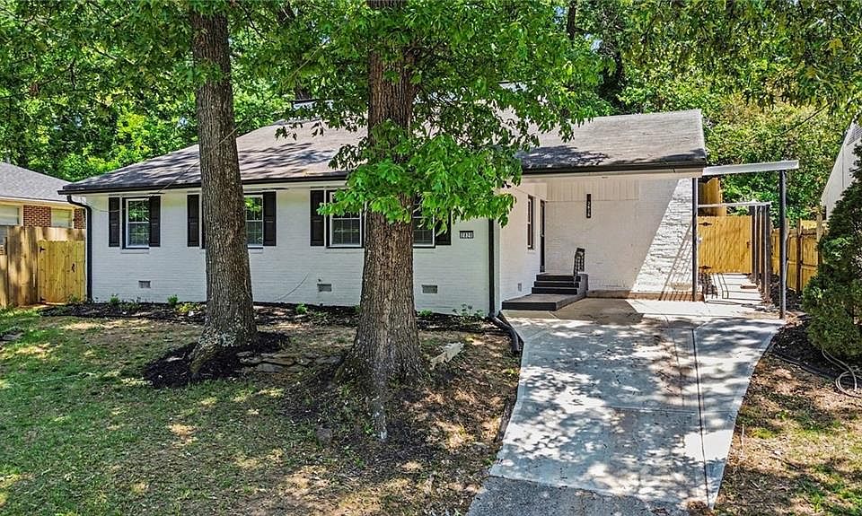 1st image of 2828 Cloverhurst Dr