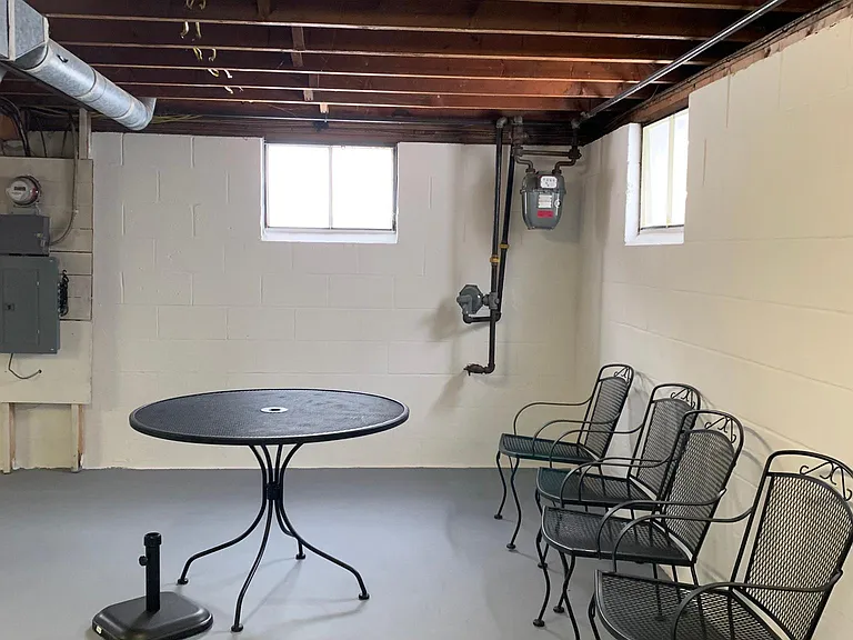 Plenty of room for storage
furniture for front patio