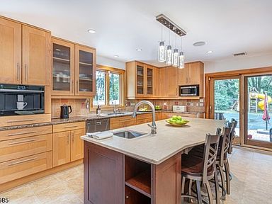 1 Hillcrest Pl Mendham Nj 07945 Zillow