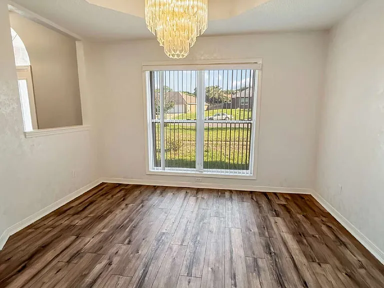 404 Buxton Way — Photo 4