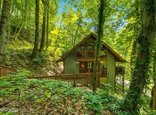 1211 N Baden Dr, Gatlinburg, TN 37738