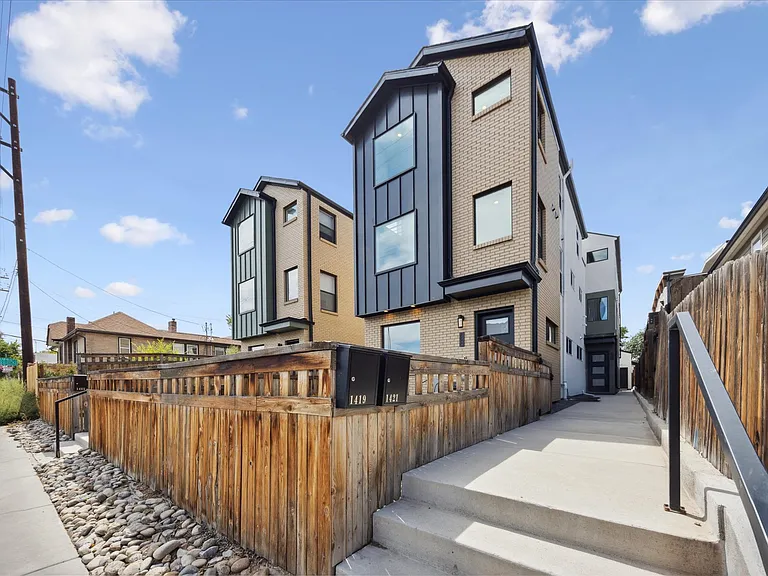 1419 N Irving St — Photo 19
