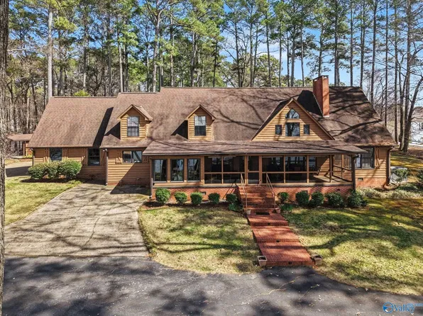 3398 Lakeshore Dr, Scottsboro, AL 35769
