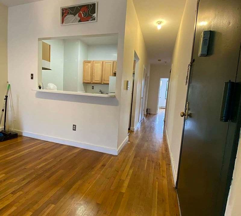 1st image of 124 15th St #3R