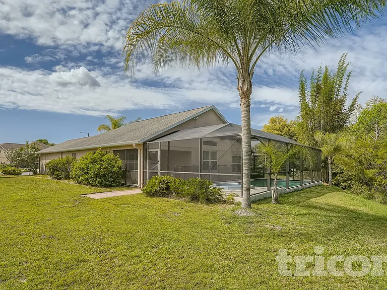 3526 Morgans Bluff Ct — Photo 12