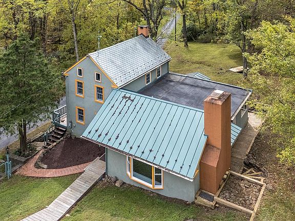 2nd image of 150 Woodland Dr