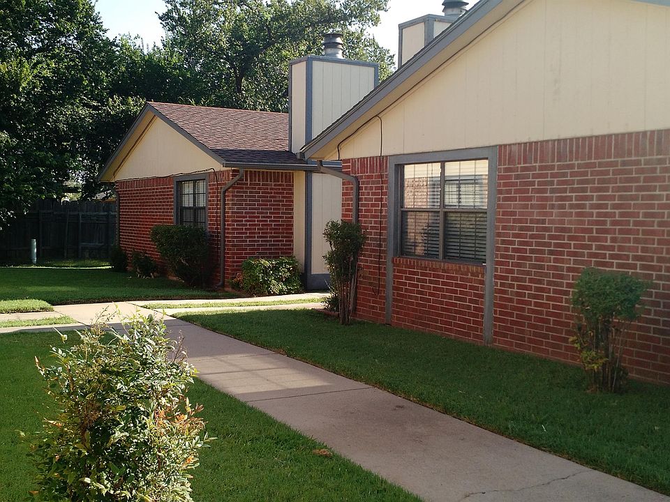 2nd image of 11 NW 74th St APT B