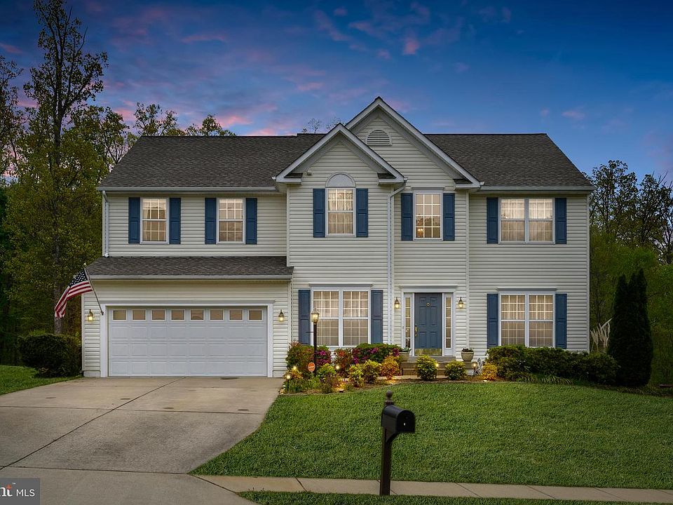 1st image of 1110 Great Oaks Ln