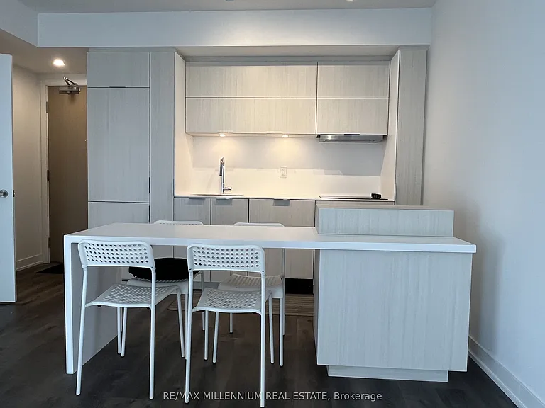 370 Martha St #1608 — Photo 8
