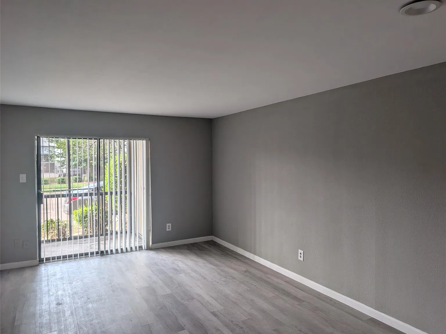 1 bed, 1.0 bath, 713 sqft, $1,100 — Photo 3
