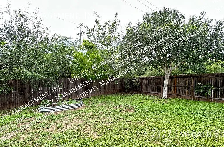 2127 Emerald Edge — Photo 32