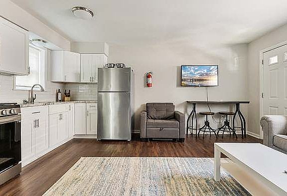 3rd image of 117 E Garfield Ave #5