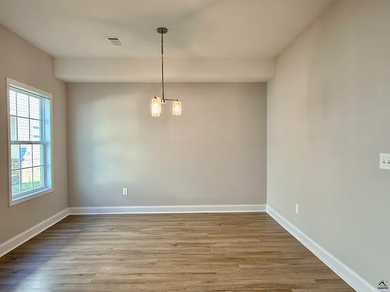 212 Beau Claire Cir — Photo 18