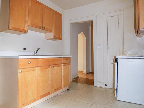 3rd image of 2958 N Seeley Ave #1A