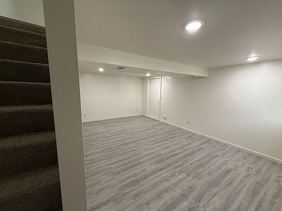3rd image of 407 W Main St