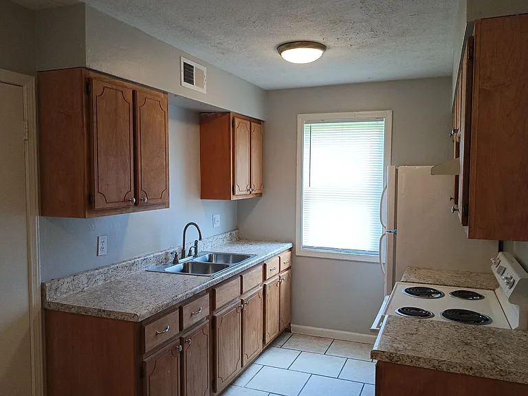 840 Old Hickory Blvd #F — Photo 2
