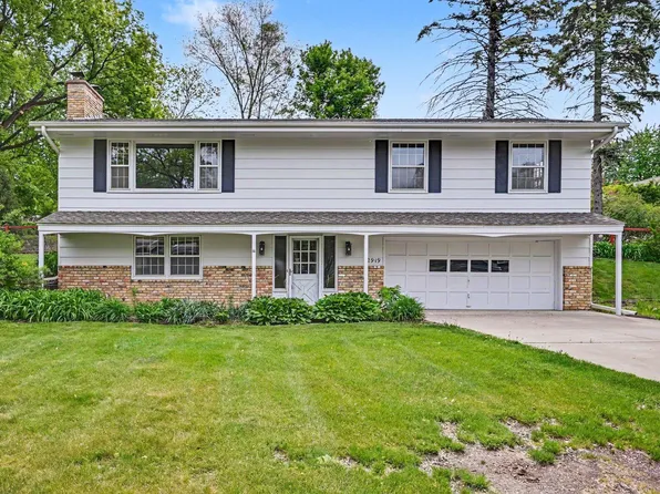 12919 5th Ave S, Burnsville, MN 55337